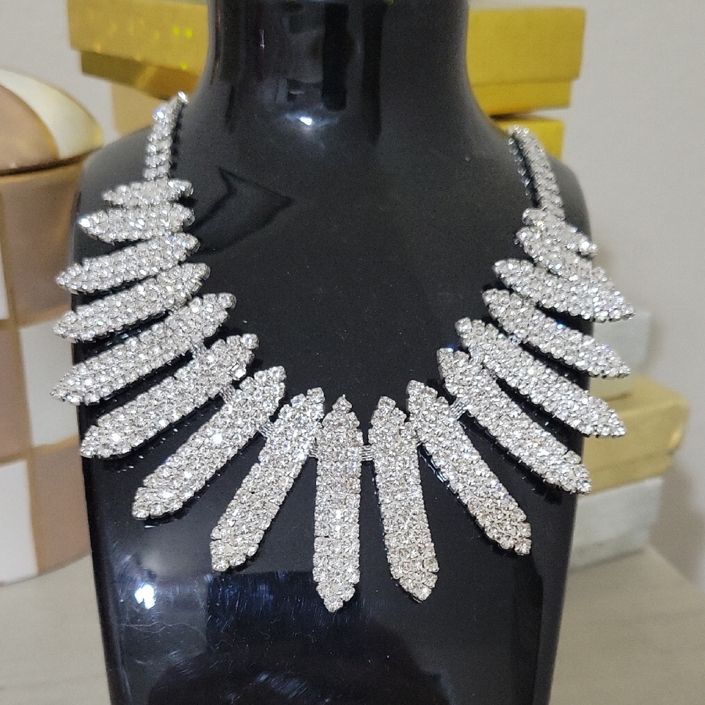 Elegant Silver Necklace